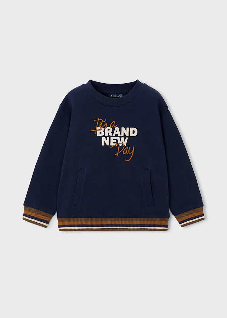 Pull over brodé encre